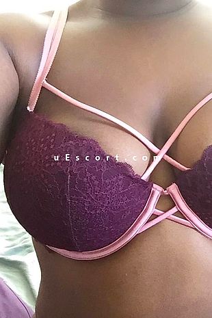 Jezzii - Escort Girl London