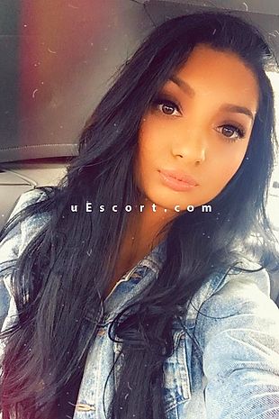 Amira Partygirlsclub - Escort Girl London