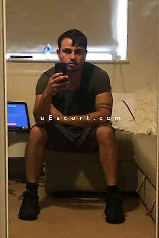 Izaak - Escort Males London