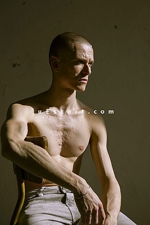 UNICORN22CM - Escort Males London