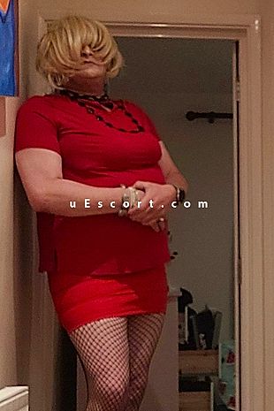 Mounira - Trans / TS Escort London