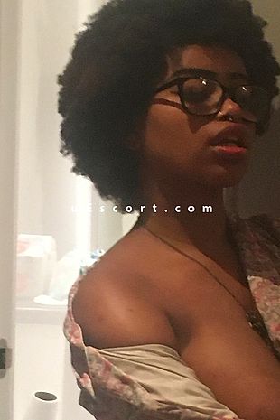 Ebony - Escort girls Edinburgh