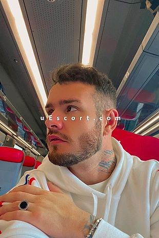 Felipe - Male escorts Birmingham