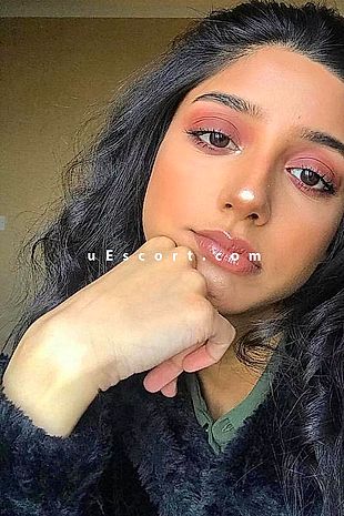 Amna - Escort Girl London