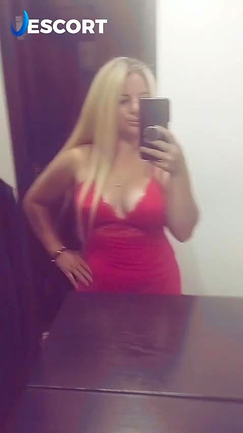 denyse Video Background