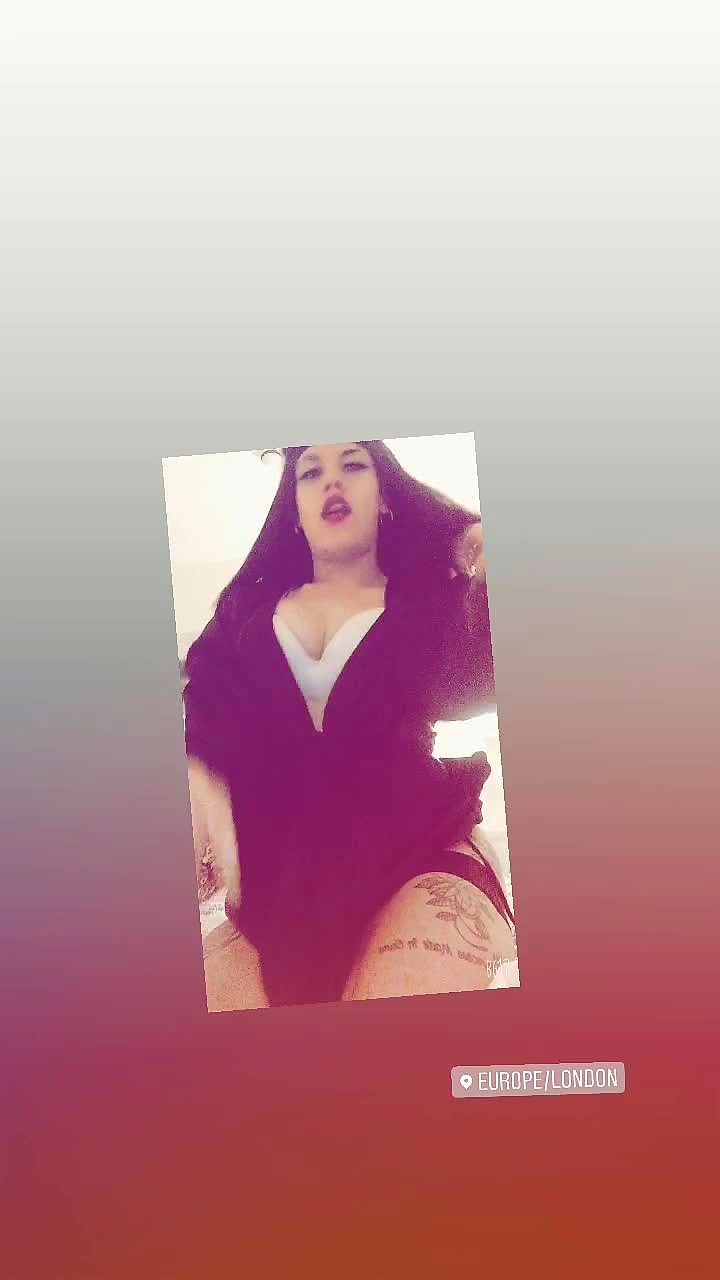 Solange TS LATINA Video Background