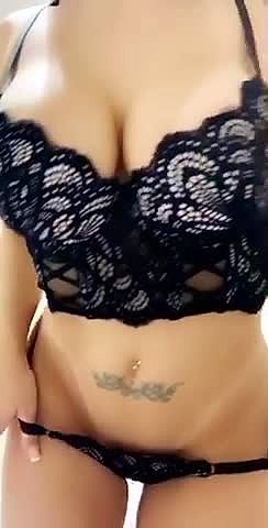 Anitta Video Background