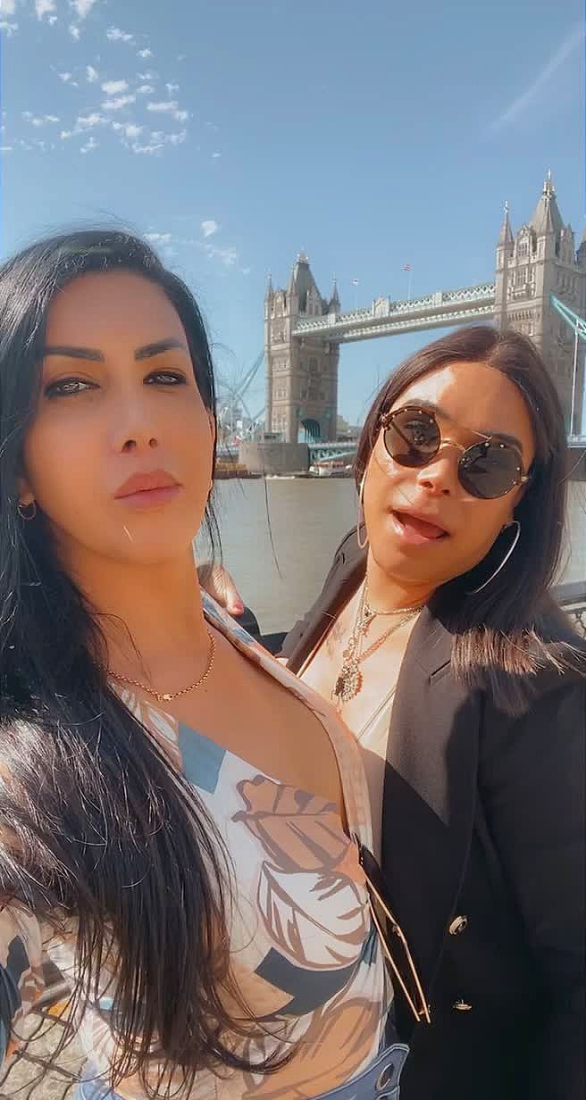 TWOSISTERSHORNY Video Background