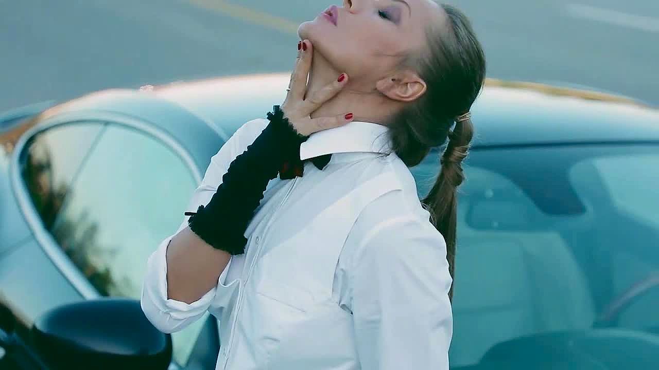 LadyTop Video Background