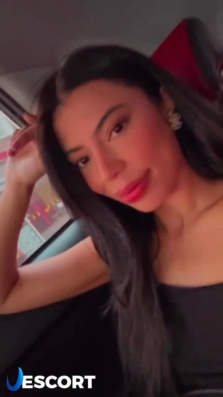 Mannu Video Background