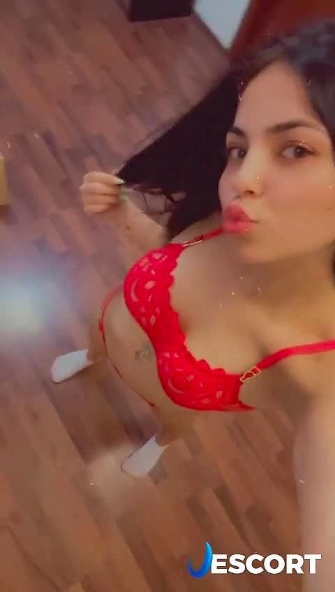 Anamaria Video Background