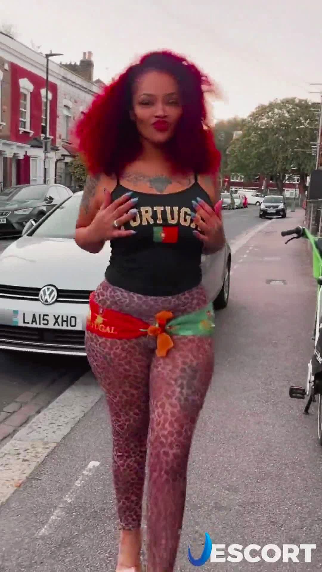 Monique Video Background