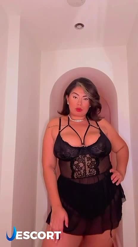 Nina Video Background
