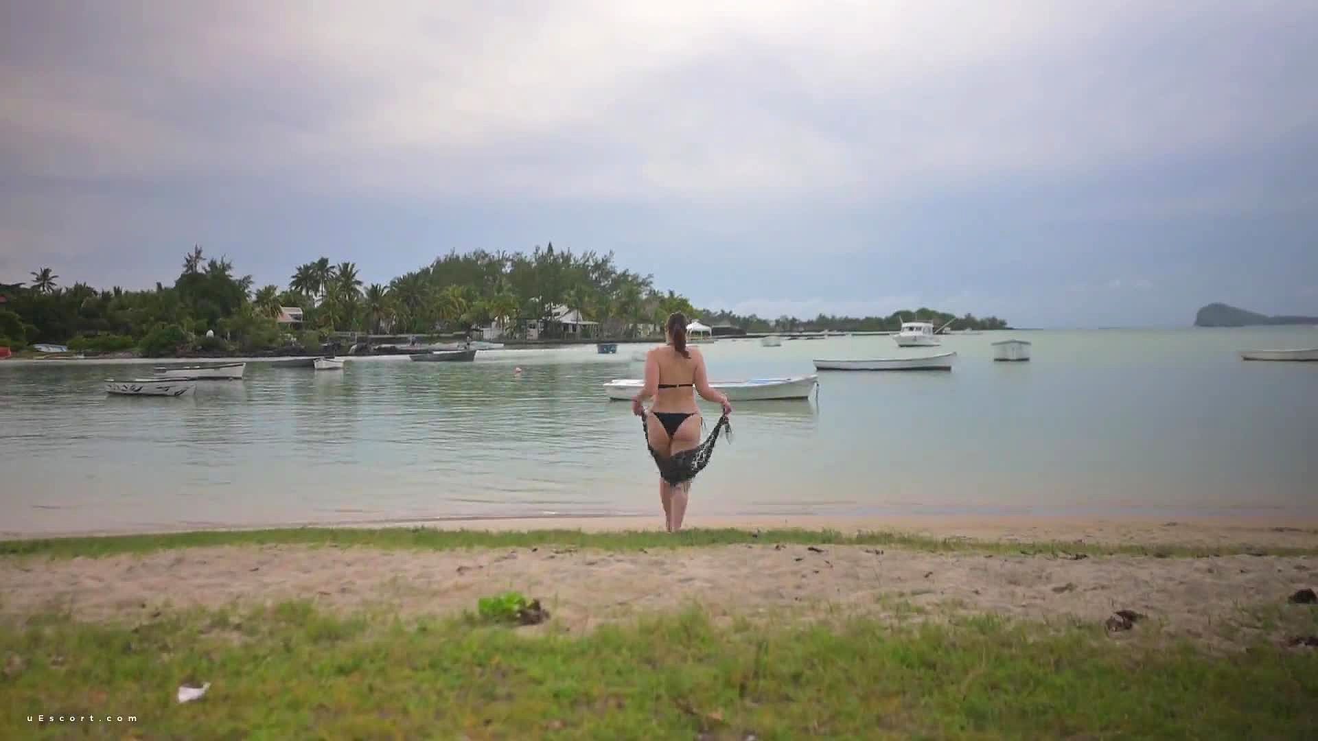 Khloe roy Video Background