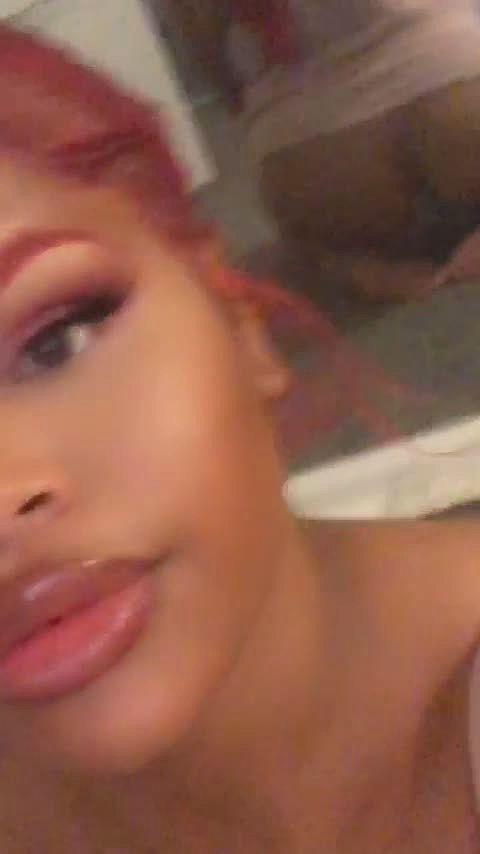 CurvyMiaMoorex Video Background