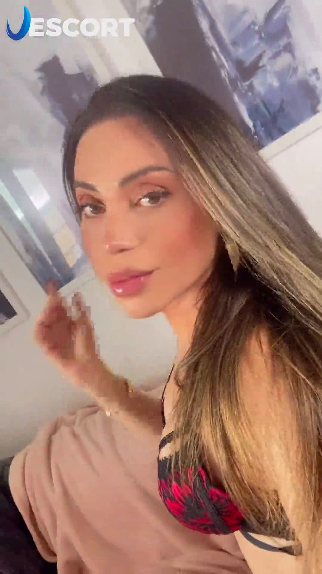 TS Alice dCastro Video Background