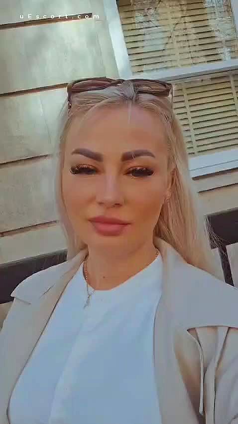 Vanessa - LEI Video Background