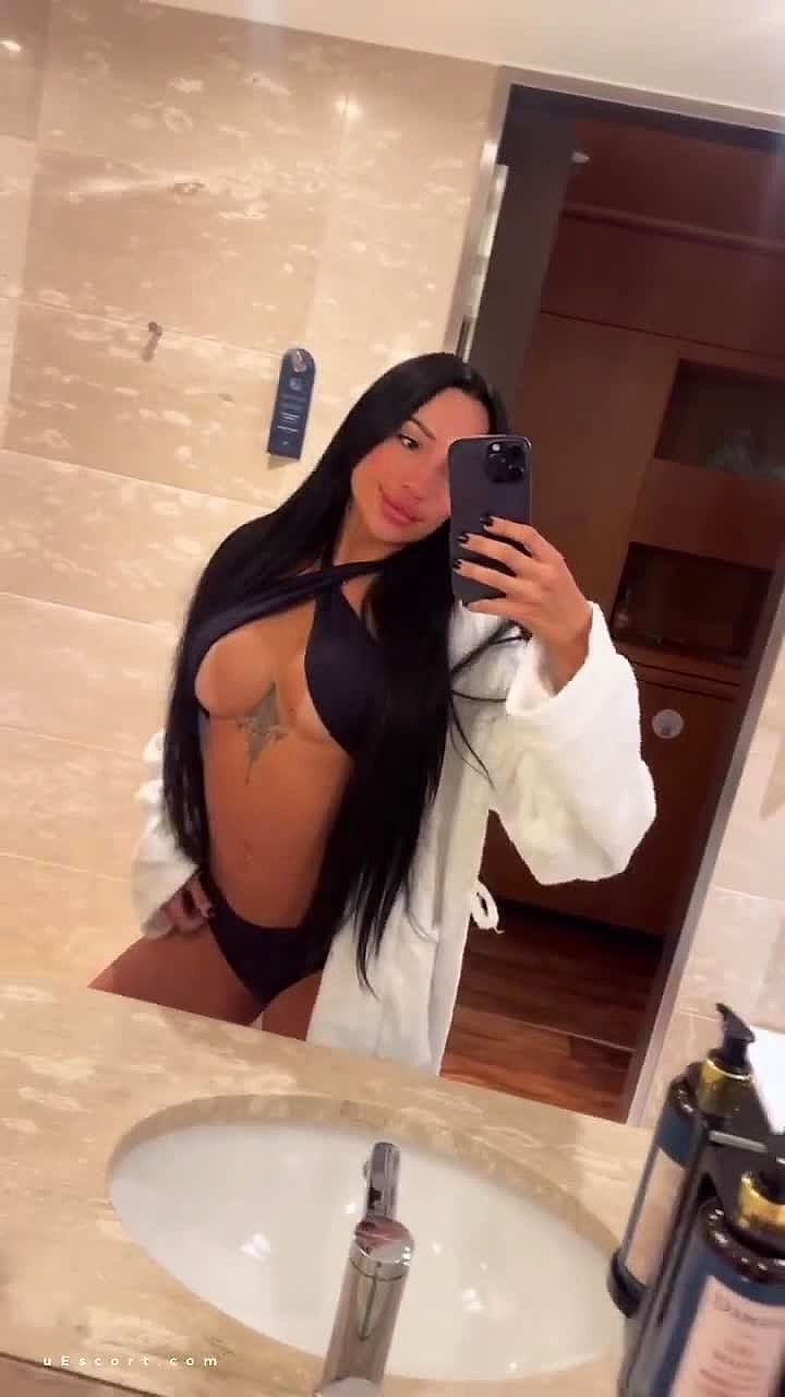 Bianca Video Background