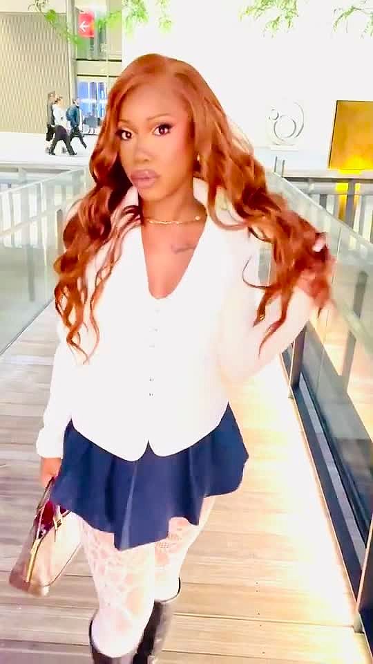 Thee Brianna Video Background