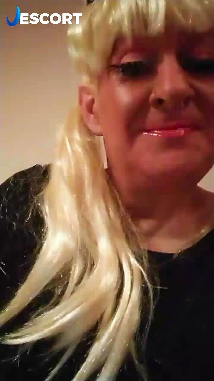 LadySabrinaSanchez Video Background