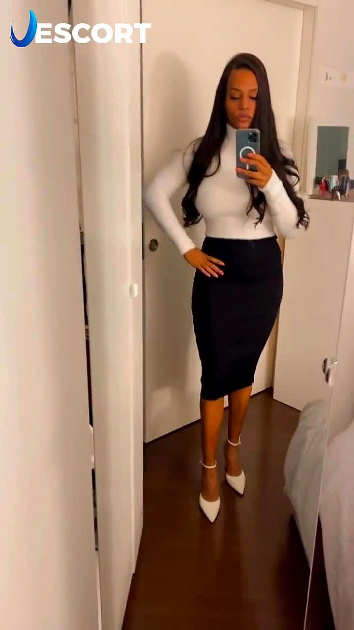 Bruna Video Background