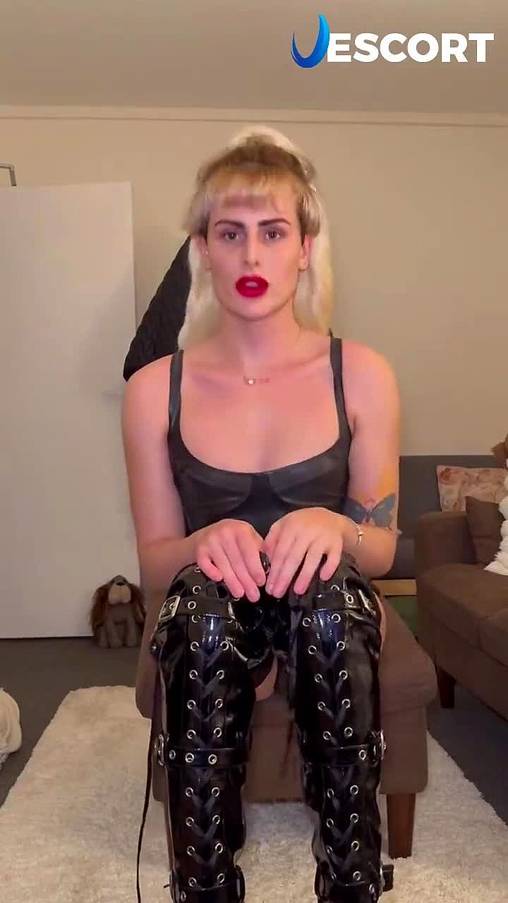gypsybrowngirl Video Background