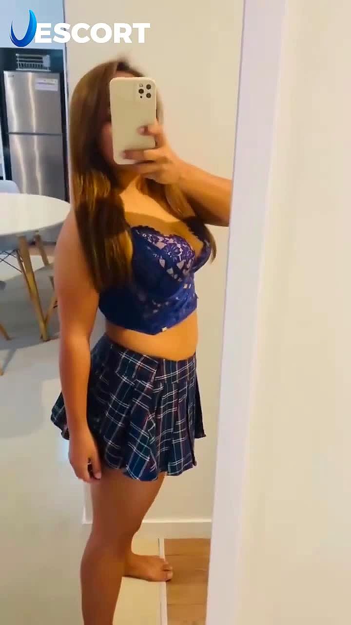 MissLayah Video Background
