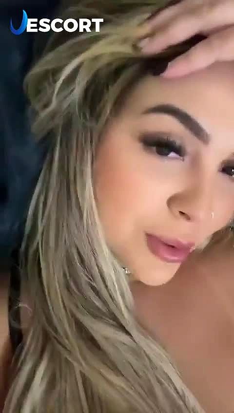 Yasmin Video Background