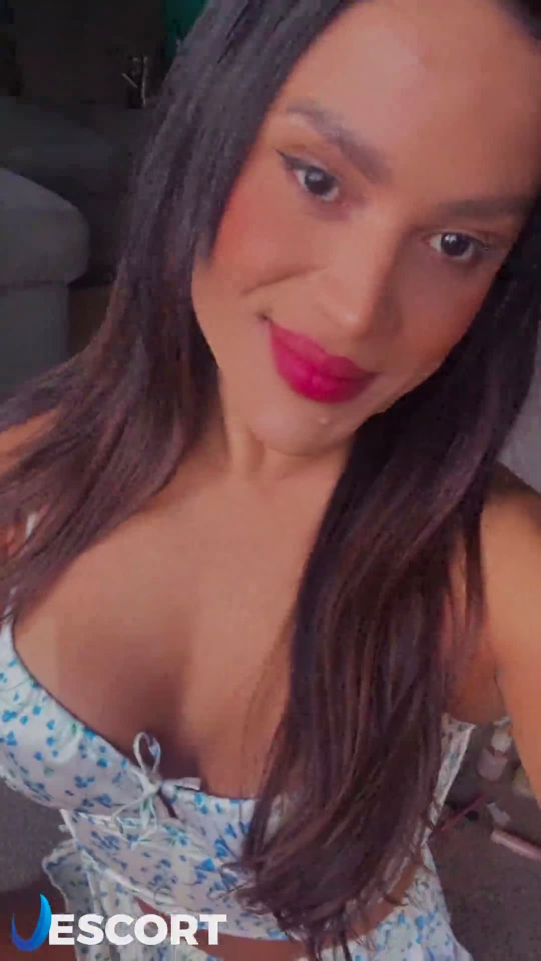 Luisa bueno Video Background