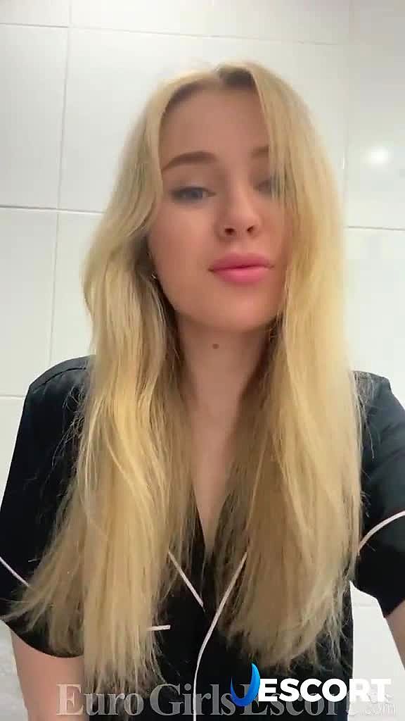 Oliwia Video Background
