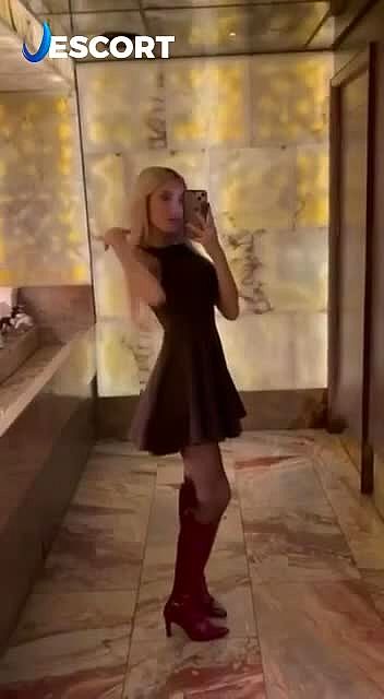 Lana Video Background