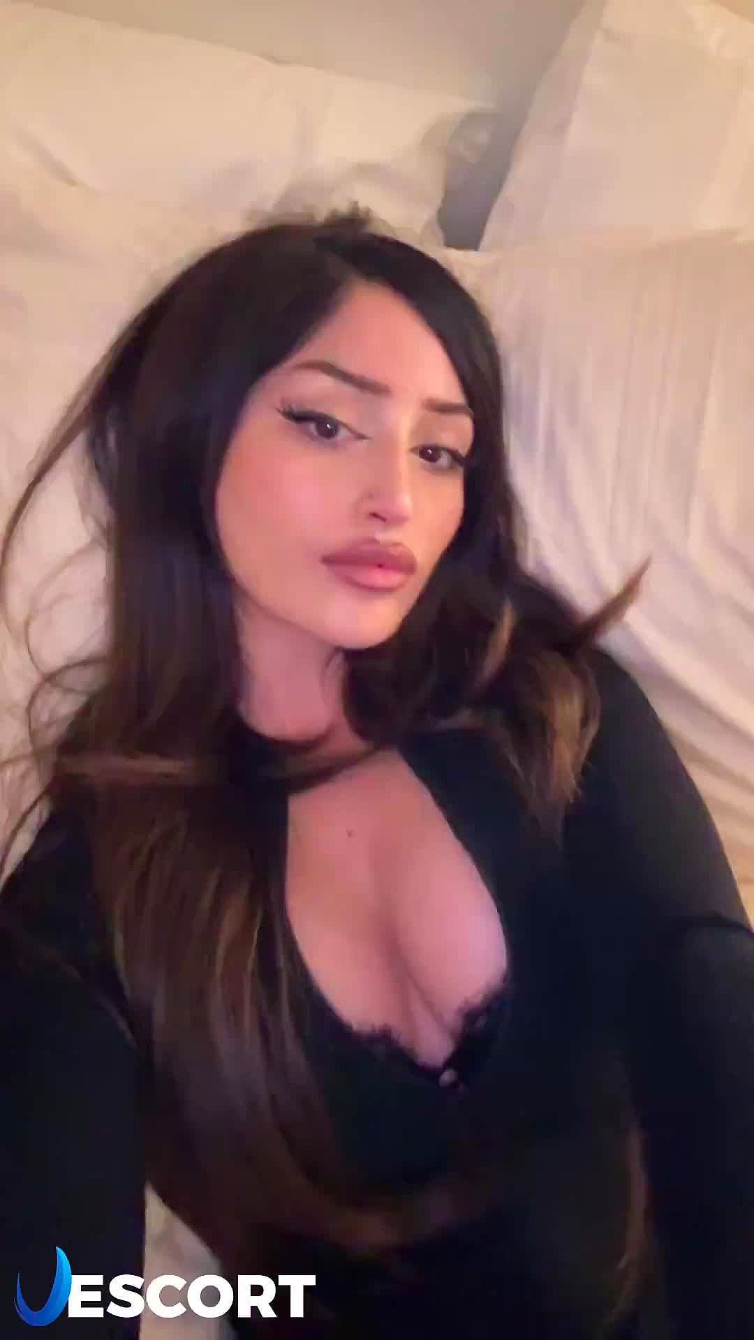 +447346869382 Cecilybaby Video Background