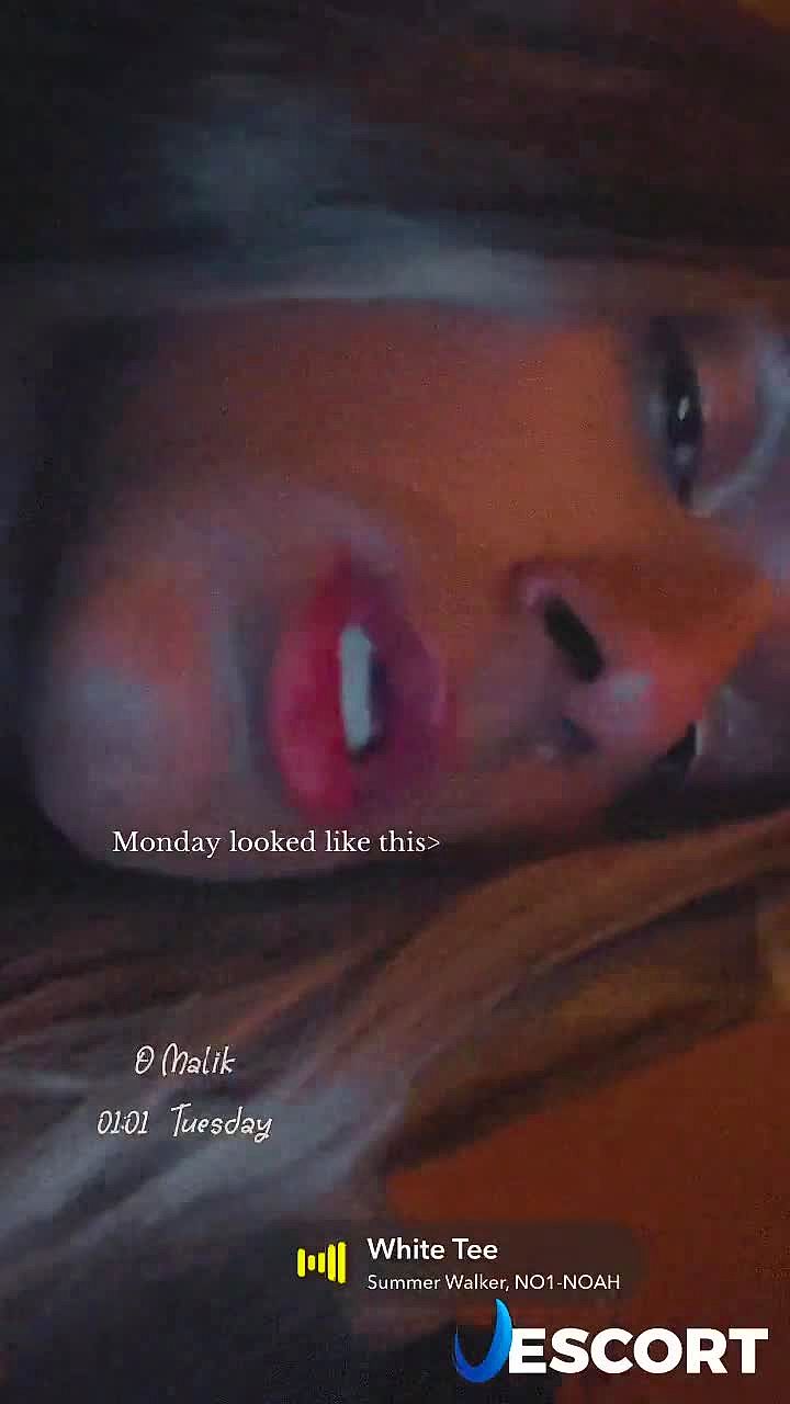 Aaliyah1012 Video Background