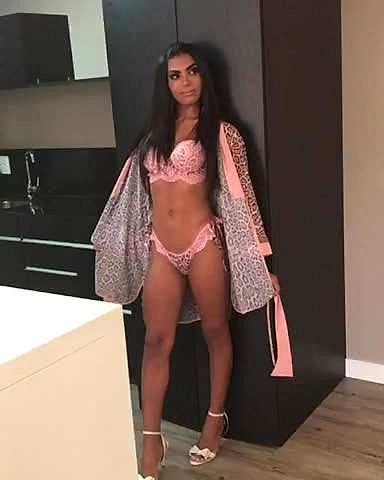 Bruna alves Video Background
