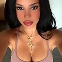 Mia Comment