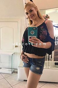 Lauren - Atwick Escorts