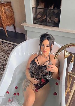 Luna Escort girls London