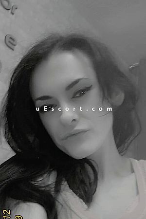 SmallSexyBrunette - Escort girls Chesterfield