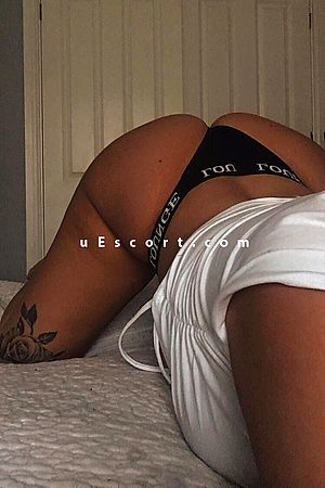 Curvy Evlin - Escort girls Bath