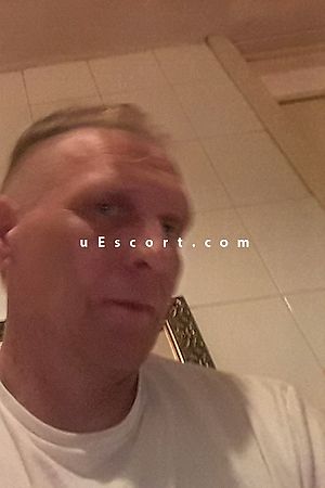 Danny - Male escorts Swansea