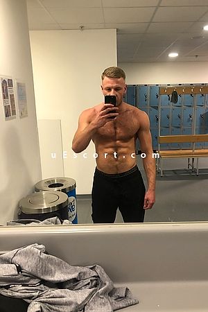 Kalvin - Male escorts Brighton