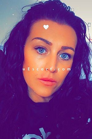 XxkatrinaxX - Escort girls Swindon