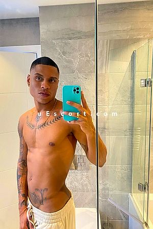 Leonardo Brazilian - Male escorts Edinburgh