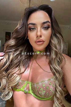 Candy - London Escorts