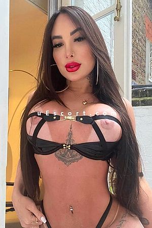 THE MOST FEMININE XL - Trans / TS Escort London