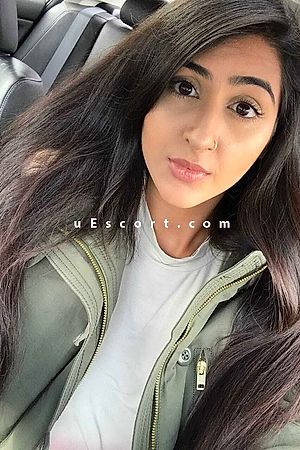 Simmi - Escort girls Hillingdon - London Borough