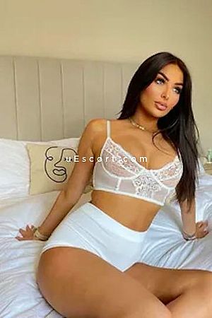 Isabella - Surrey Escorts