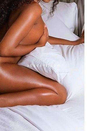 Coco - Surrey Escorts