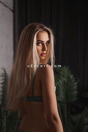 Lana Photo #3