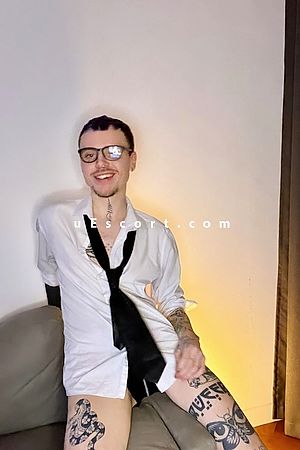 Logan - Male escorts Wigan